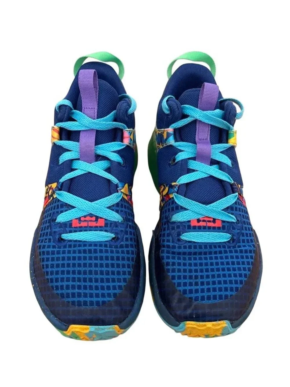 NIKE LeBron Witness 7 Mid Top Sneakers IN BOX Kaleidoscope Colorway SZ 5 YOUTH